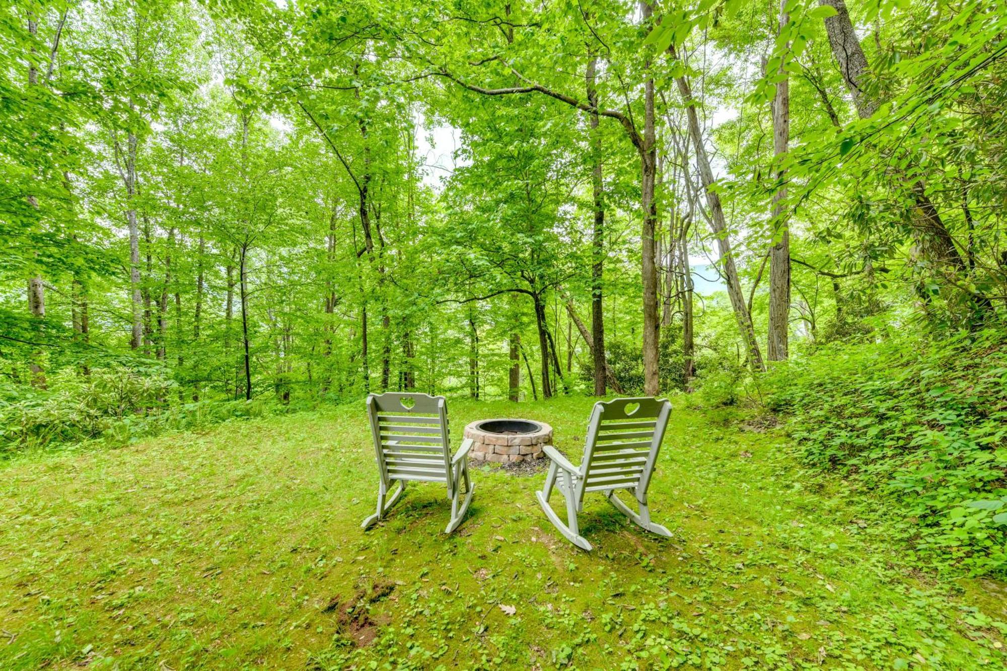 Serene Maggie Valley Retreat With Deck And Hot Tub! Exterior foto